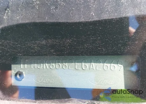 2014 Ford Explorer Base z USA, uszkodzony, nr VIN 1FM5K8B82EGA26692